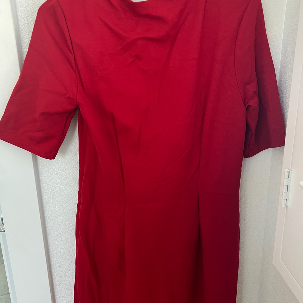 Red Dress ! - Picture 5 of 5